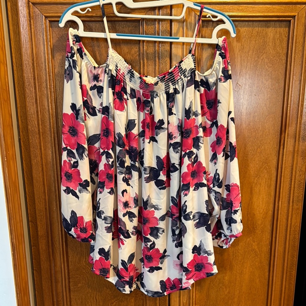 Altar'd State - White and Pink Cold Shoulder Sleeve Blouse - Size M